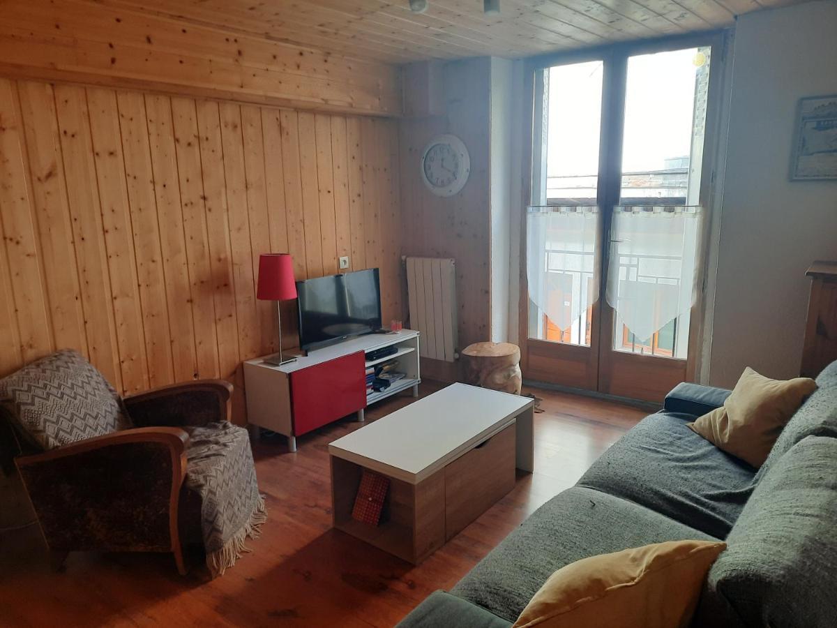 Le Cocon Lägenhet Bagnères-de-Luchon Exteriör bild